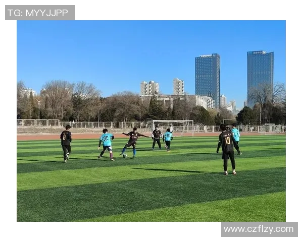 新疆足球星闪耀绿茵赛场展现拼搏精神书写壮丽青春篇章